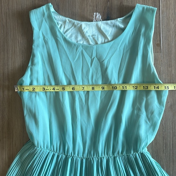 Anthropologie sleeveless mint green pleated accordion midi dress hits at knees - Picture 6 of 12